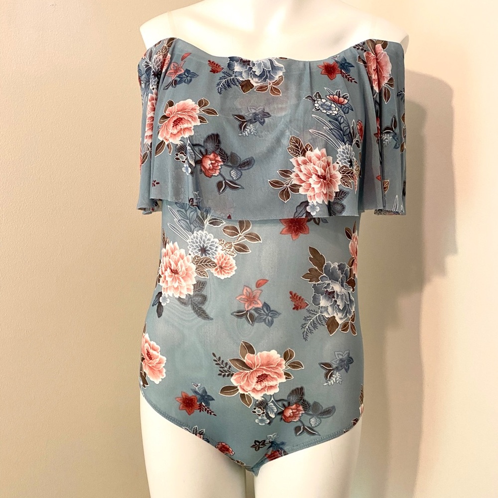 NWT: Love In - Boutique Strapless Body Suit